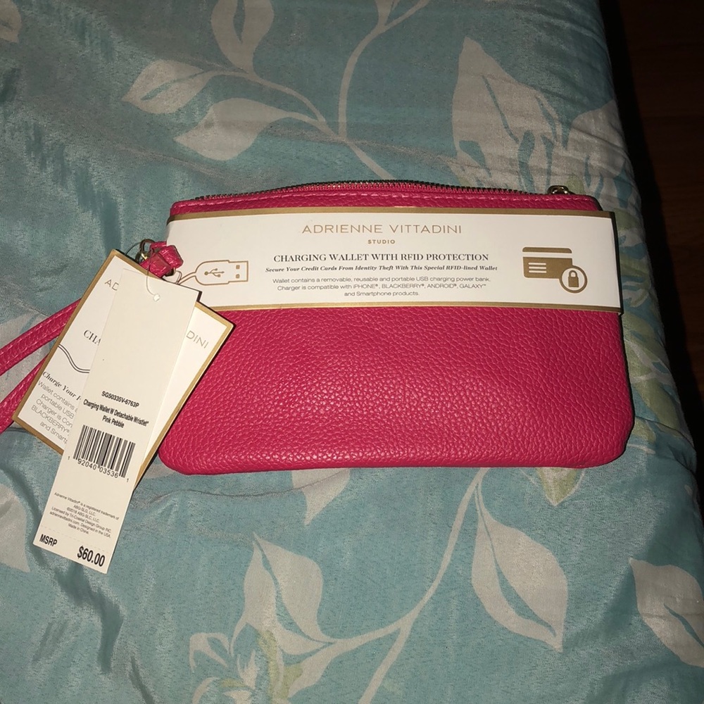 Adrienne Vittadini wallet
